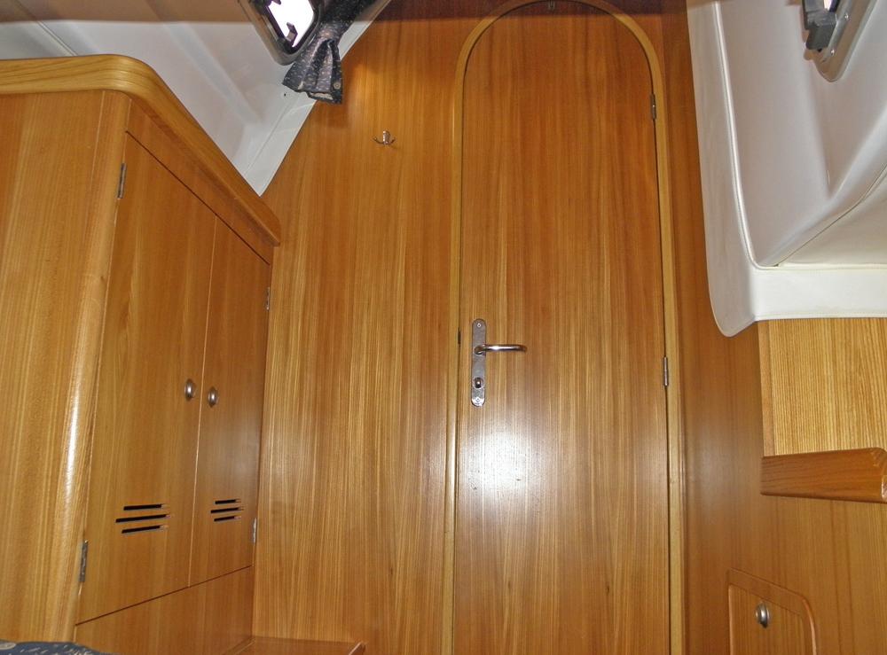 Aft cabin, Accommodation